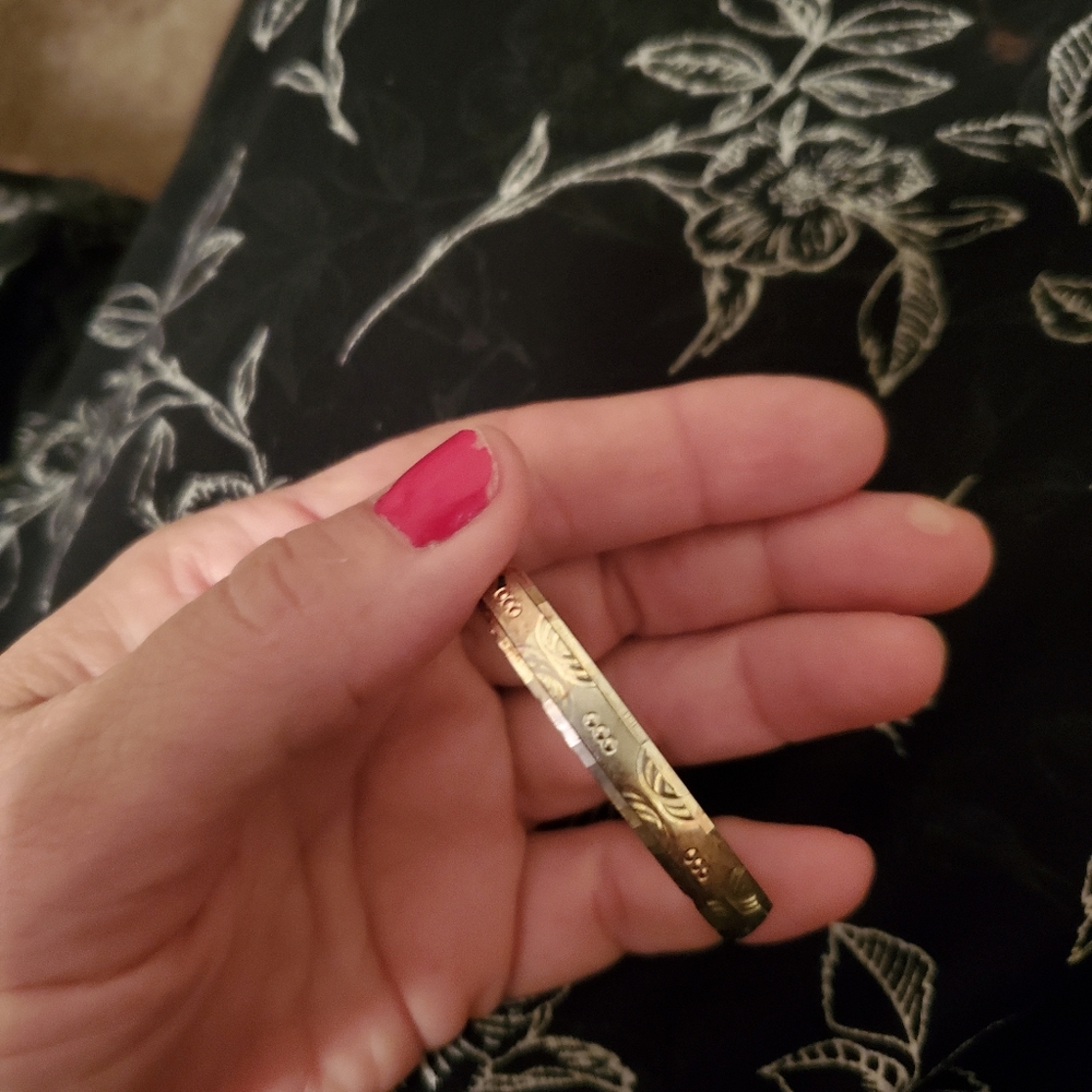 Metallic bangle vintage